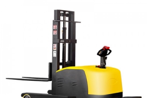 站架式全電動堆高車操作培訓視頻！