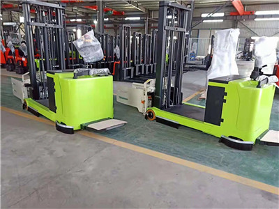 全電動搬運堆高車