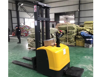 全自動電動堆高車