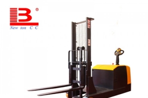 平衡重電動堆高車在未充滿電的前提下使用會有什么影響?