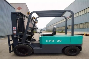 倉儲電動叉車廠家說明使用電動叉車的主要好處是什么?