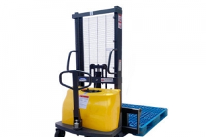 半電動堆高車廠家給出半電動堆高車的操作指導書