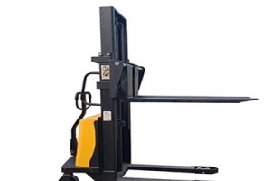 半電動堆高車充電常見誤區是什么呢？