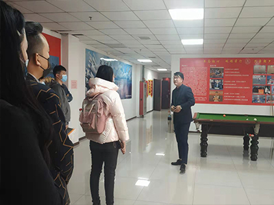 步行式全電動堆高車