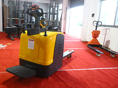 電動(dòng)搬運(yùn)車(chē)