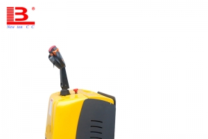 電動液壓搬運車的基本結構