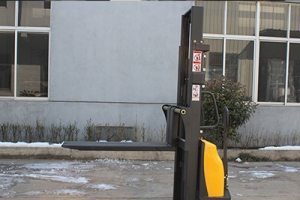 半電動堆高車的常見故障有哪些?