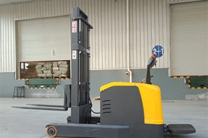 前移式叉車的貨叉無法提升怎么辦?