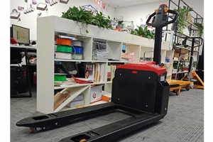 全電動搬運車蓄電池的極板為什么會出現問題？