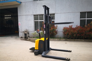 電動叉車串勵(lì)式直流電動機(jī)的機(jī)械特性