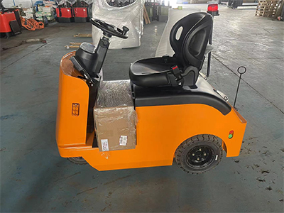 電動(dòng)牽引車