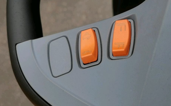 新牛盾叉車細(xì)節(jié)圖