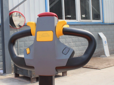 平衡重式堆高車細節圖