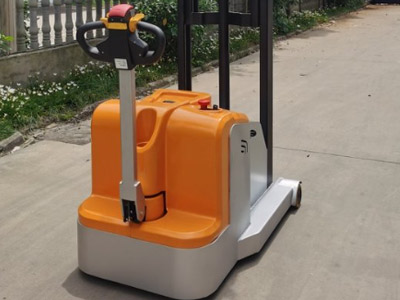 江蘇無腿步行式平衡重堆高車優(yōu)點(diǎn)展示