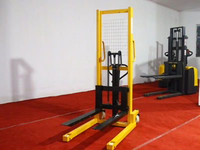 倉儲用手動堆高車