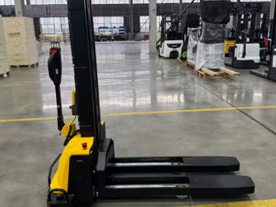 雨天/油污地面作業 全電動自體登高車還能好用嗎？