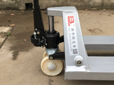 手動(dòng)搬運(yùn)車細(xì)節(jié)