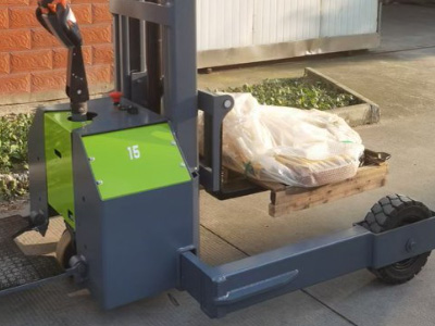 戶外作業電動堆高車怎么選？越野款舍它其誰