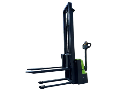 全電動(dòng)步行式堆高車：會(huì)操作懂充電 多用3年