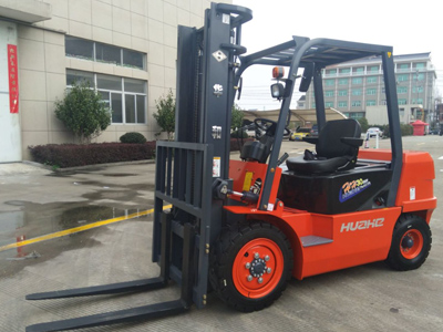 新牛盾燃油叉車怎么保養？避開這些坑！