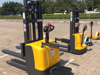 多品類叉車展示